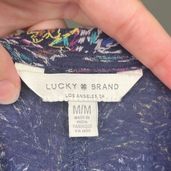 Lucky Brand Navy Paisley Print Short Sleeve Top Size Medium - Picture 4 of 7